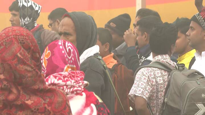 লক্ষ কণ্ঠে গীতাপাঠের জন্য ব্রিগেডকে ২০টি ব্লকে ভাগ করা হয়েছে। প্রতি ব্লকে ৫ হাজার জন করে বসানো হবে।