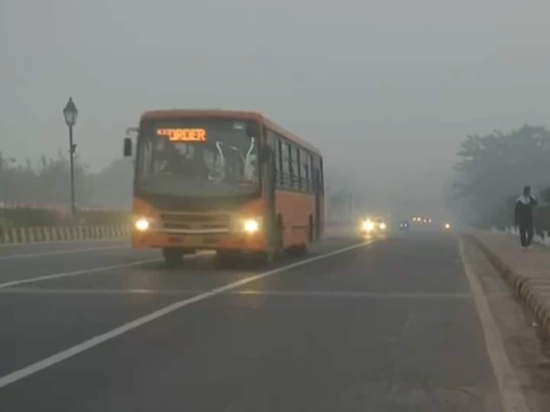 Weather Update News Cold Wave Grips Delhi Temperature Sees Dip, Fog Engulfs UP's Meerut Weather Update: Cold Wave Grips Delhi As Temperature Sees Slight Dip, Fog Engulfs UP's Meerut