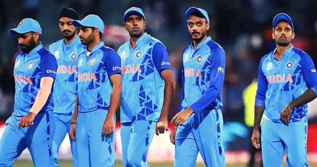 ਪਰ ਵਿਸ਼ਵ ਕੱਪ ਤੋਂ ਪਹਿਲਾਂ ਭਾਰਤੀ ਟੀਮ ਦੇ 4 ਸਟਾਰ ਖਿਡਾਰੀ ਜ਼ਖਮੀ ਹੋ ਚੁੱਕੇ ਹਨ ਅਤੇ ਉਨ੍ਹਾਂ ਦੀ ਸੱਟ ਨੂੰ ਲੈ ਕੇ ਅਜੇ ਤੱਕ ਕੋਈ ਅਧਿਕਾਰਤ ਅਪਡੇਟ ਨਹੀਂ ਆਇਆ ਹੈ। ਜ਼ਖ਼ਮੀ ਖਿਡਾਰੀਆਂ ਦੀ ਸੂਚੀ ਵਿੱਚ ਮੁਹੰਮਦ ਸ਼ਮੀ, ਸੂਰਿਆਕੁਮਾਰ ਯਾਦਵ, ਰੁਤੁਰਾਜ ਗਾਇਕਵਾੜ ਅਤੇ ਹਾਰਦਿਕ ਪਾਂਡਿਆ ਸ਼ਾਮਲ ਹਨ।