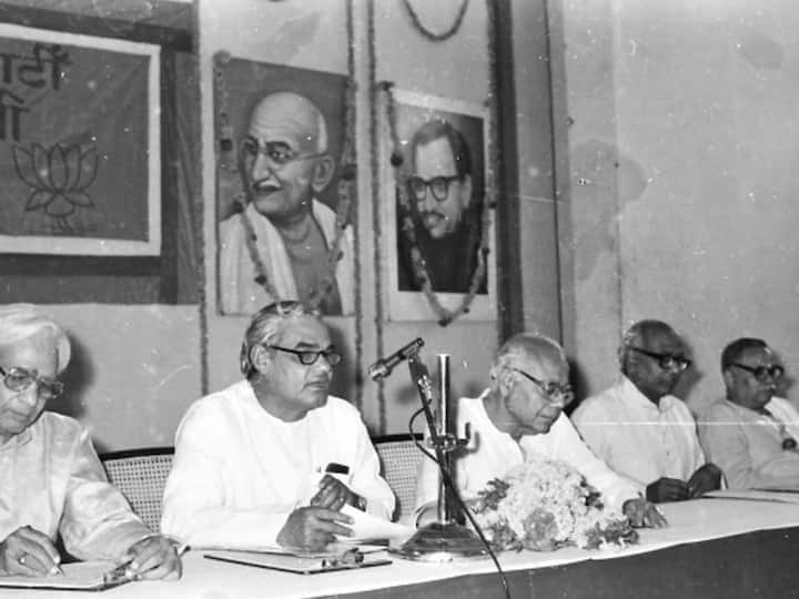 Atal Bihari Vajpayee served as India's foreign minister and while in the office became the first person in 1977 to deliver a speech to the United Nations General Assembly in Hindi. Image Source: Getty Images