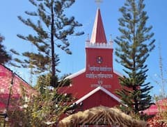 In Pics: बस्तर में 100 साल पुराना लाल चर्च, खासियत जान  हो जाएंगे हैरान, आर्किटेक्चर देख इंजीनियर भी रह जाते हैं दंग