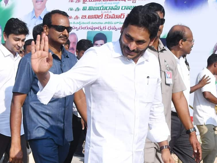 YSR Congress party leadership is trying to send some MLA to Parliament constituency Andhra Pradesh Assembly Elections 2024: గోదావరి జిల్లాల్లో వైసీపీకి కొత్త తలనొప్పి- అలా చేయడం మా వల్ల కాదంటున్న నేతలు