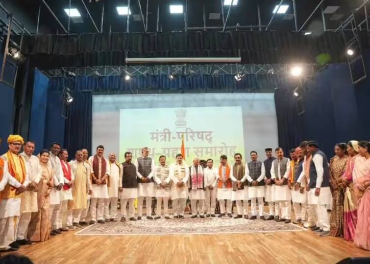 Madhya pradesh cabinet oath ceremony mp cm mohan yadav bjp latest news see full list  MP Cabinet Expansion: મોહન સરકારમાં 28 મંત્રીઓએ લીધા શપથ, BJPએ 2024ને લઈ જાતીય સમીકરણ પર ભાર આપ્યુ 