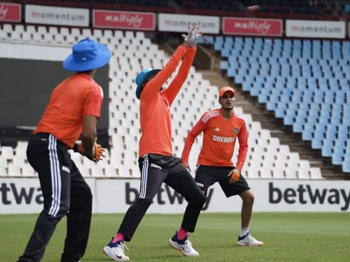 IND vs SA Test Series Team India Preparation Practice Session Batting Fielding BCCI Video IND vs SA: दक्षिण अफ्रीका में इतिहास रचने की पूरी तैयारी, वीडियो में देखें भारतीय खिलाड़ियों की मेहनत