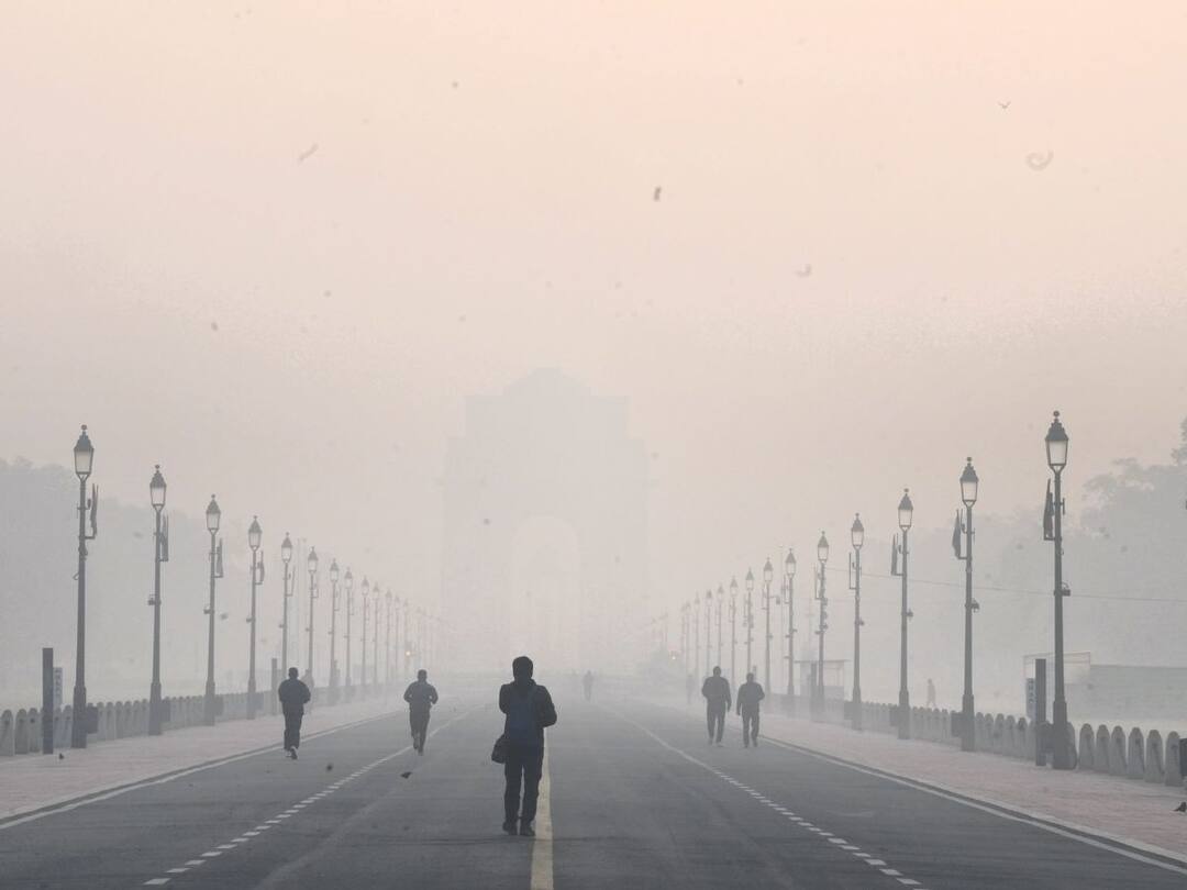 Zero Visibility At Delhi Airport, Flight Ops Hit. Fog Envelopes North India As Mercury Dips Zero Visibility At Delhi Airport, Flight Ops Hit. Fog Enevlopes North India As Mercury Dips cold weather temperature Zero Visibility At Delhi Airport, Flight Ops Hit. Fog Envelopes North India As Mercury Dips