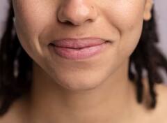 શિયાળામાં અપનાવો આ ઘરેલુ નુસખા, ફાટેલા હોઠ થશે કોમળ
