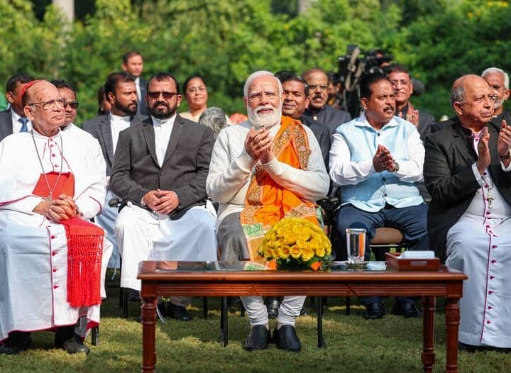 पंतप्रधान मोदी म्हणाले की येशू ख्रिस्ताचा जीवन संदेश करुणा आणि सेवेवर केंद्रित होता आणि त्यांनी सर्वसमावेशक समाजासाठी काम केले जेथे सर्वांसाठी न्याय आहे. ते म्हणाले, 'ही मूल्ये आपल्या देशाच्या विकासाच्या प्रवासात मार्गदर्शकाप्रमाणे मार्गदर्शन करत आहेत.