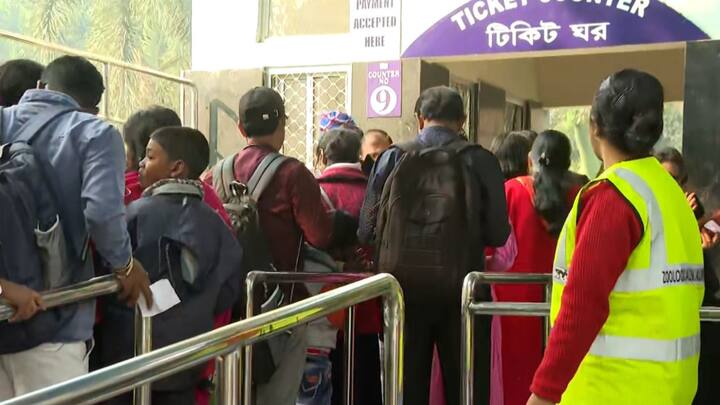 বড়দিনে কলকাতাজুড়ে উৎসবের আবহ।