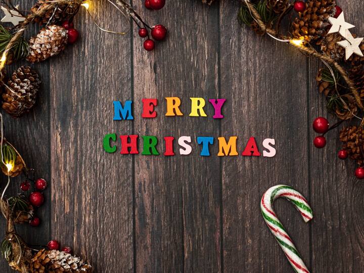 Merry Christmas 2023 : హ్యాపీ క్రిస్మస్. ఎన్నో రోజులుగా ఎదురు చూస్తున్న క్రిస్మస్ రానే వచ్చింది. మీరు మీ కుటుంబసభ్యులకు, మిత్రులకు విషెస్ చెప్పాలనుకుంటే ఈ ఫోటోలు, కొటేషన్​లతో విష్ చేసేయండి.