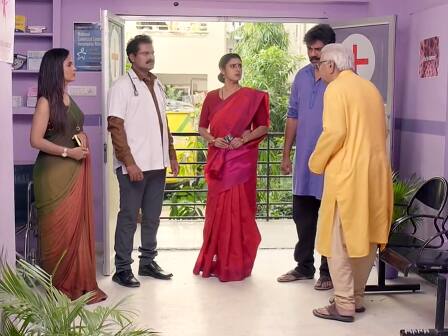 Gruhalakshmi serial today December 25th episode written update Gruhalakshmi December 25th Episode : దివ్యను పిచ్చాసుపత్రికి పంపేందుకు రాజ్యలక్ష్మీ కొత్త ప్లాన్ – నందును, లాస్యను ఒక్కటి చేసిన పరంధామయ్య