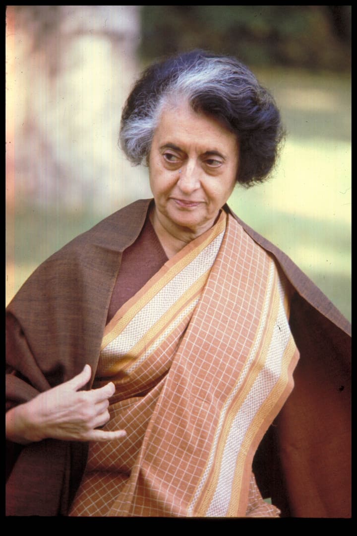 आज 25 दिसंबर है. भारत के इतिहास में यह तारीख बहुत खास है क्योंकि आज ही के दिन भारत रत्न अटल बिहारी वाजपेयी का जन्म हुआ था. अटल जैसी शख्सियत ने इस देश में परस्पर विरोध की राजनीति के बावजूद शिष्टाचार का जो उदाहरण पेश किया था वह हमेशा सराहनीय रहा है.