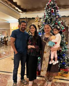 Actors Christmas Celebrations : திரையுலகில் கலக்கும் ஹீரோக்களின் கலக்கல் கிறிஸ்துமஸ் புகைப்படங்கள்..!