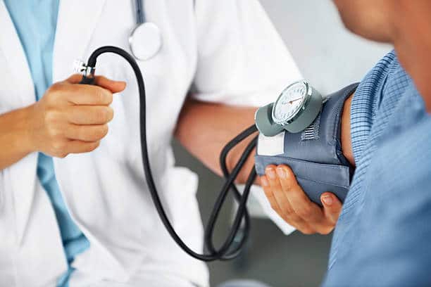 health tips know how to control blood pressure without medicine Home Remedies Hypertension in Marathi Blood Pressure: ब्लड प्रेशर कंट्रोलमध्ये ठेवण्यासाठी 'या' 5 सोप्या टिप्स; फक्त बदला तुमच्या काही सवयी!