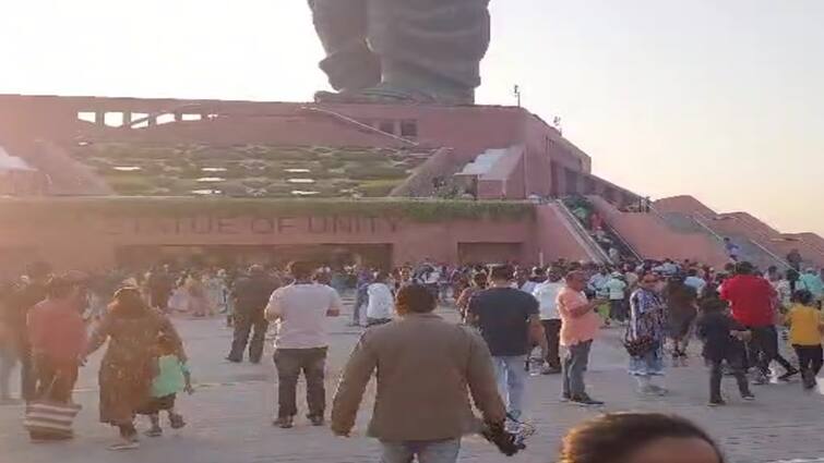 80 thousand tourists came to see the Statue of Unity Statue of Unity: સ્ટેચ્યુ ઓફ યુનિટી જોવા પ્રવાસીઓનો ધસારો, એક જ દિવસમાં 80 હજાર લોકો ઉમટી પડ્યા