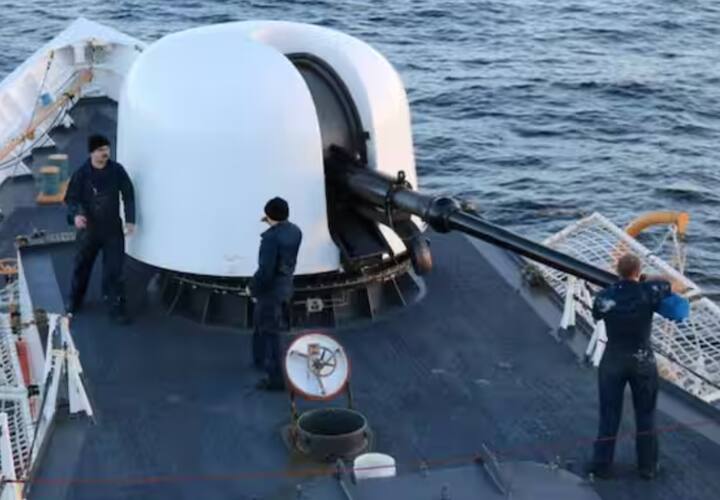 ਗੈਟਲਿੰਗ ਗਨ ਨੂੰ ਅਮਰੀਕੀ ਘਰੇਲੂ ਯੁੱਧ ਦੌਰਾਨ ਤਾਇਨਾਤ ਕੀਤਾ ਗਿਆ ਸੀ। ਉਸ ਸਮੇਂ ਅਮਰੀਕਾ ਨੇ ਇਸ ਬੰਦੂਕ ਦੇ ਦਮ 'ਤੇ ਕਈ ਜੰਗਾਂ ਜਿੱਤੀਆਂ ਸਨ। ਇਹ ਪਹਿਲੀ ਰੈਪਿਡ ਫਾਇਰ ਗਨ ਸੀ। ਇਹ ਬੰਦੂਕ ਅਮਰੀਕੀ ਵਿਗਿਆਨੀ ਰਿਚਰਡ ਗੈਟਲਿੰਗ ਨੇ ਬਣਾਈ ਸੀ।