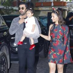 Baby Raha Kapoor : రణ్​బీర్​, ఆలియా ఫ్యాన్స్​కు స్పెషల్ గిఫ్ట్.. క్రిస్మస్​ రోజు రాహాను పరిచయం చేసిన బీటౌన్ జంట