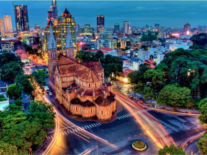 Bangkok, Thailand: Bangkok stands out as one of Asia's premier destinations, catering to a wide range of interests. With a mix of modern bars and historical temples, the city promises an enjoyable experience for all. New Year's Eve in Bangkok is celebrated with fervor, featuring a world-class central square known for its vibrant celebrations. Notable attractions include Khao San Road for beverages, Wat Pho to witness the reclining Buddha, and the Chao Phraya River for boating. (Image Source: Getty Images)