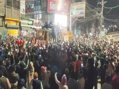 नवादा पहुंचा शहीद चंदन का पार्थिव शरीर, उमड़ा जनसैलाब, नम आंखों से लोगों ने दी श्रद्धांजलि