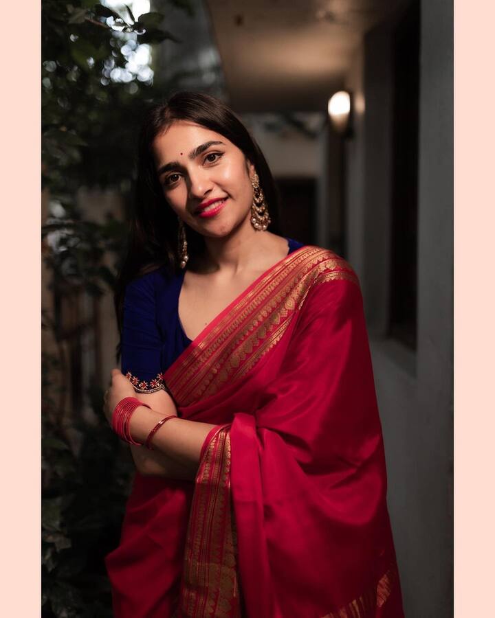 సప్త సాగరాల్లో ఆమె నటనకు ఫిదా అయిన డైరక్టర్లు భాషా భేదం లేకుండా ఆమెతో స్క్రిప్ట్ చర్చలు చేస్తున్నారు.