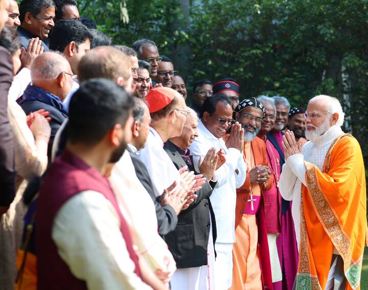 During an interaction with members of the community at his residence on Christmas, PM Modi praised the community for its continuous contributions in the health and education sectors, running institutions that have made a substantial impact nationwide. (Photo: X/@narendramodi)