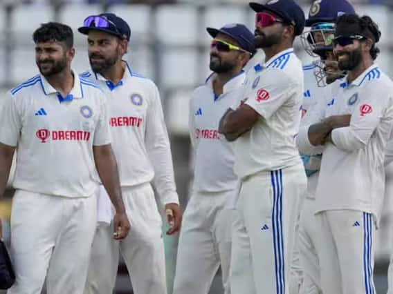 बॉक्सिंग डे कसोटीसाठी गावस्करांनी निवडली Playing XI, स्टार खेळाडूला ठेवलं संघाबाहेर बॉक्सिंग डे कसोटीसाठी गावस्करांनी निवडली Playing XI, स्टार खेळाडूला ठेवलं संघाबाहेर