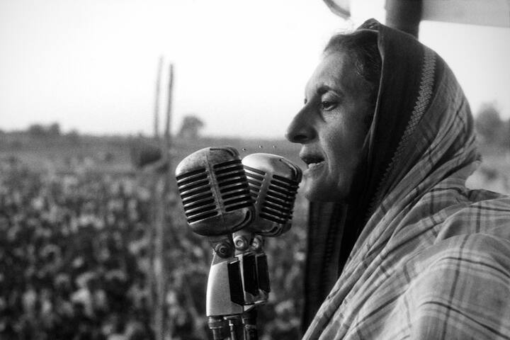 इंदिरा जब 1980 में फिर से प्रधानमंत्री बनीं तो एनके सिंह को सीबीआई से निकाल दिया गया था. इंदिरा के बेटे संजय गांधी को भी एक मामले में सिंह ने ही गिरफ्तार किया था.