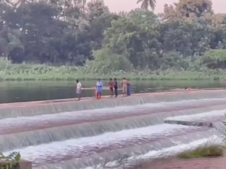 Karur: கொத்தபாளையம் தடுப்பணையில் நீரில் மூழ்கி இளைஞர் உயிரிழப்பு