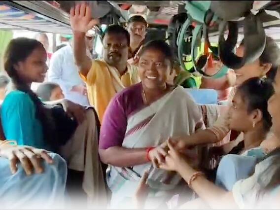 School Students on Minister Seethakka : మంత్రి సీతక్కతో ఆప్యాయంగా స్కూలు పిల్లలు | ABP Desam