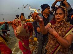 प्रयागराज में माघ मेले की जगह बदलने पर भड़के साधु-संत, फूट-फूटकर रोने लगे सतुआ बाबा