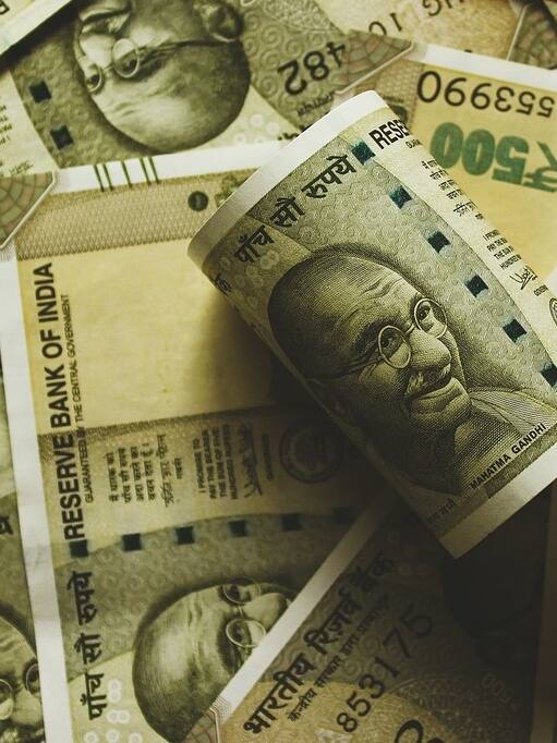 5 साल में कितना बढ़ा भारत पर कर्ज?