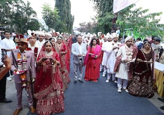 Surat: 75 દીકરીઓ માટે સવાણી પરિવાર દ્વારા સુરતમાં યોજાયો ખાસ સમૂહ લગ્નોત્સવ, તસવીરોમાં જુઓ....