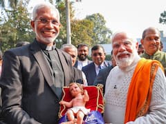 Christmas 2023: India Celebrates With Pomp And Gaiety As Traffic Snarls Choke Busy Routes — IN PICS