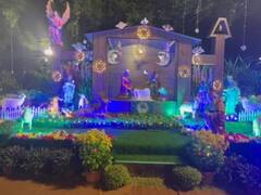 Merry Christmas: वाराणसी में देर रात गिरजाघरों में गूंजी घंटियों की आवाज, तस्वीरों में देखें आकर्षक चर्च का नजारा