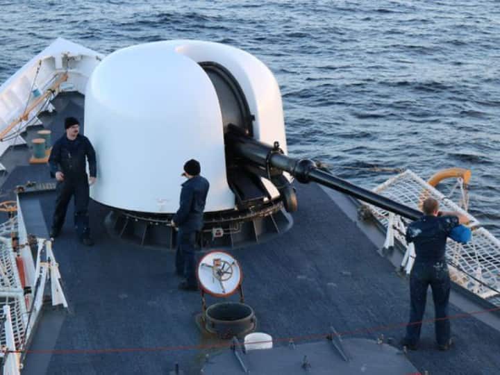 अमेरिकी गृहयुद्ध (American Civil War) के दौरान The Gatling Gun को तैनात किया गया था. अमेरिका ने उस समय कई युद्ध इसी बंदूक के बलबूते जीते गए. यह पहली रैपिड फायर गन थी. इस बंदूक को अमेरिकी वैज्ञानिक रिचर्ड गैटलिंग बनाया था.