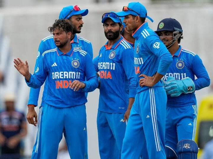 इस साल कुलदीप यादव भारत के लिए दूसरे सबसे सफल गेंदबाज रहे. उन्होंने 39 इंटरनेशनल मुकाबलों में कुल 63 विकेट लिए. उन्होंने 18.85 की बॉलिंग एवरेज और 23.6 के स्ट्राइक रेट से गेंदबाजी की.