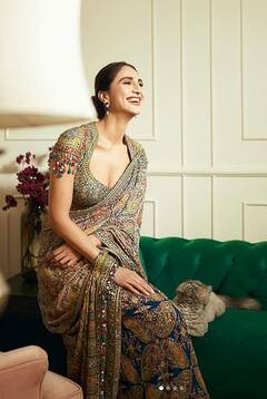 Vaani Kapoor: ਵਾਣੀ ਕਪੂਰ ਨੇ ਸਾੜੀ ਵਿੱਚ ਮਚਾਈ ਤਬਾਹੀ, ਟ੍ਰੈਡਿਸ਼ਨਲ ਲੁੱਕ ਦਿਖੀ ਬੇੱਹਦ ਖੂਬਸੂਰਤ