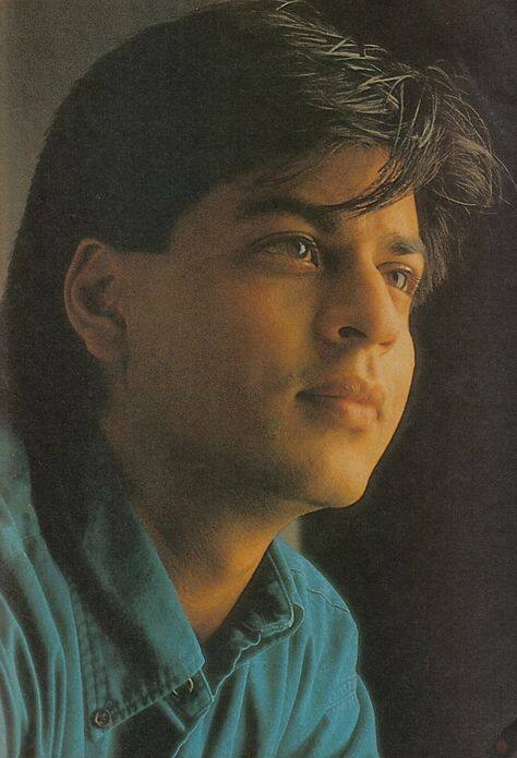 ਸੁਹਾਨਾ ਖਾਨ ਦੀ ਅਦਾਕਾਰੀ ਦੀ ਵੀ ਕਾਫੀ ਤਾਰੀਫ ਹੋਈ ਹੈ। ਸ਼ਾਹਰੁਖ ਦਾ ਵੱਡਾ ਬੇਟਾ ਆਰੀਅਨ ਖਾਨ ਵੀ ਬਾਲੀਵੁੱਡ 'ਚ ਆਪਣੀ ਕਿਸਮਤ ਅਜ਼ਮਾਉਣ ਲਈ ਤਿਆਰ ਹੈ।