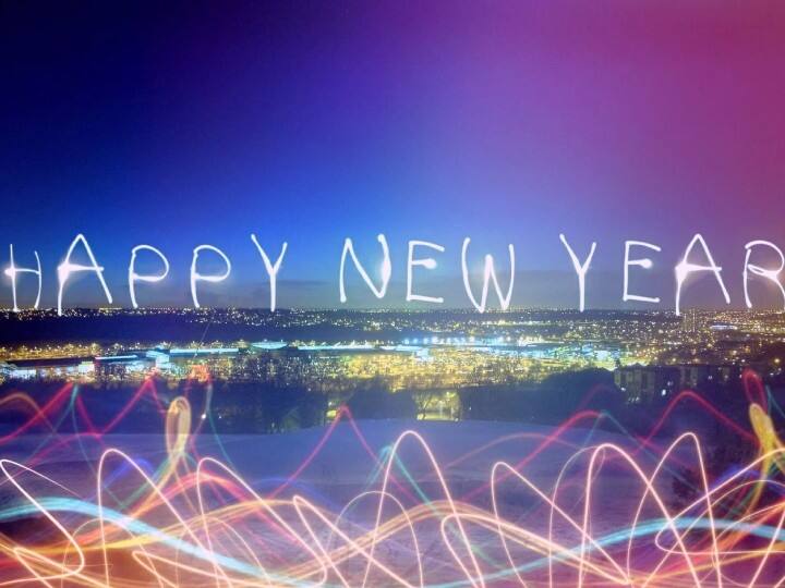 दुनिया भर के अलग अलग देशों में नया साल मनाने की कई ऐसी परंपरा है जो बेहद दिलचस्प है.आइए जानते हैं कि नए साल में इन देशों में लोग क्या करते हैं?