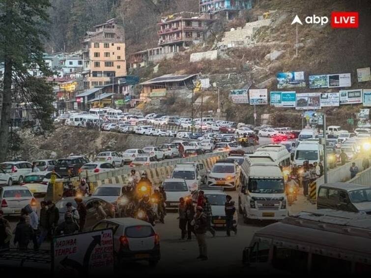 New Year celebration may become Covid super spreader, uncontrolled crowd in the mountains, thousands reached Shimla in 72 hours શું નવા વર્ષની ઉજવણી કોવિડ સુપર સ્પ્રેડર બની જશે? પર્વતો પર અનિયંત્રિત ભીડ, 72 કલાકમાં હજારો શિમલા પહોંચ્યા