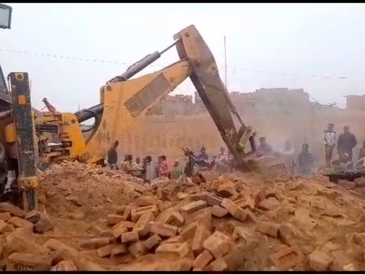 Haridwar big accident brick kiln collapsed in rurki on tuesday morning five dies ann Haridwar Big Accident: हरिद्वार में मंगलवार को हुआ बड़ा हादसा, ईंट भट्टे में काम करने के दौरान टूटी चिमनी, पांच मजदूरों की मौत