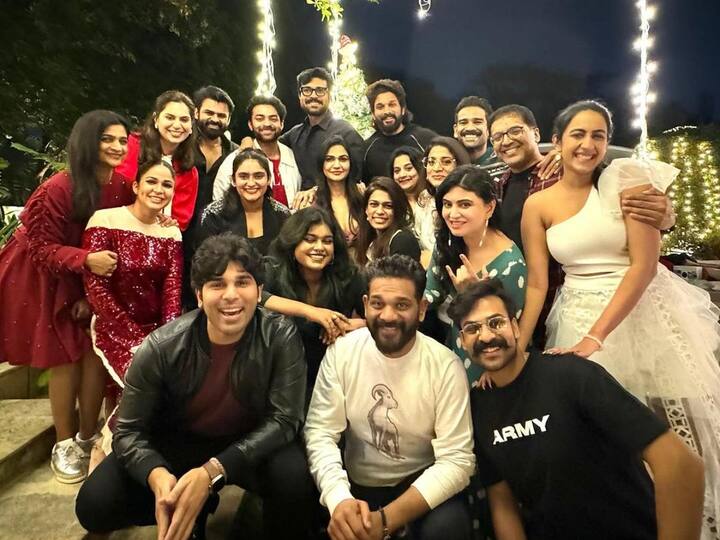 Upasana Konidela Instagram : మెగా ఫ్యామిలీ క్రిస్మస్ సెలబ్రేషన్స్​లో బాగా ఎంజాయ్ చేసింది. దానికి సంబంధించిన ఫోటోలను ఉపాసన సోషల్ మీడియాలో షేర్ చేశారు.