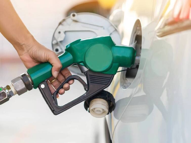 petrol and diesel price chennai on december 26th 2023 know full details Petrol Diesel Price Today: மார்கழி குளிரில் மாற்றம் கண்டதா பெட்ரோல், டீசல் விலை? - இன்றைய நிலவரம் இதுதான்..