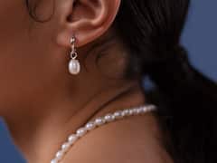 Earrings for Office Look : ऑफिसला जाताना हे कानातले नक्की ट्राय करा!