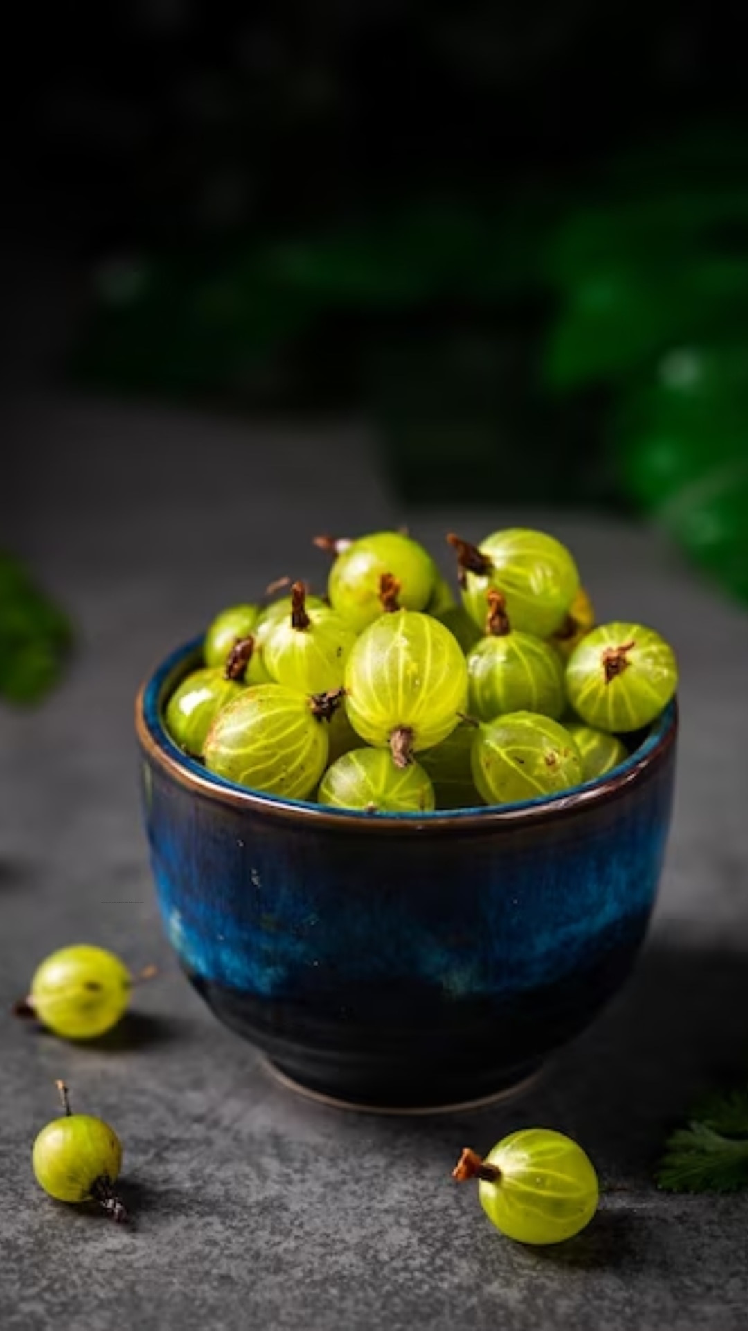आंवला खाने से शरीर को