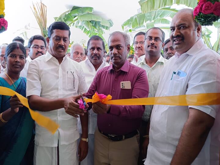 Tirupaththur news Collector and Assembly Member inaugurated the Panchayat Secretariat Building in Natham Panchayat - TNN “எந்த ஒரு பணிக்கு லஞ்சம் பெற மாட்டோம்” - பெயர் பலகை வைத்து ஊராட்சி செயலக கட்டிடம் திறப்பு