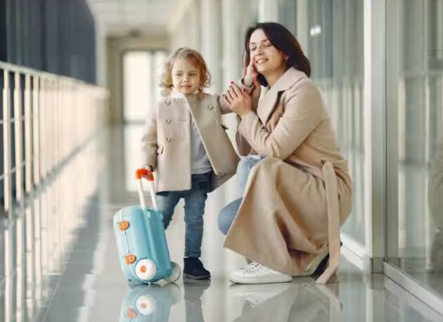 if-you-are-traveling-in-flight-with-small-children-then-know-what-things-to-keep-in-mind Travel in flight: ਛੇਟੇ ਬੱਚਿਆਂ ਨਾਲ ਫਲਾਈਟ 'ਚ ਸਫਰ ਕਰਨਾ ਹੈ, ਤਾਂ ਇਨ੍ਹਾਂ ਗੱਲਾਂ ਦਾ ਰੱਖੋ ਖਾਸ ਧਿਆਨ, ਨਹੀਂ ਹੋਵੇਗੀ ਪਰੇਸ਼ਾਨੀ