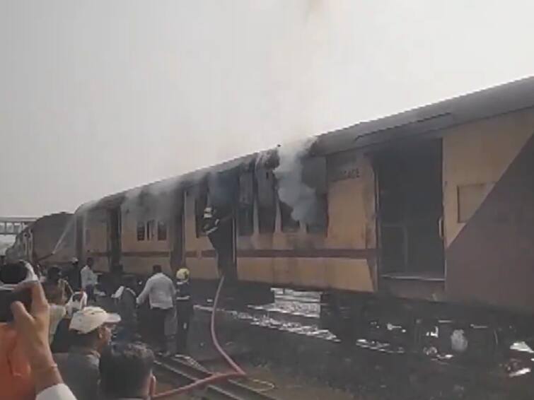 Fire Breaks Out In Empty Coach In Maharashtra's Nanded Fire Breaks Out In Empty Coach In Maharashtra's Nanded