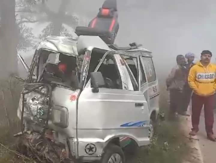 Unnao accident many students injured after unknown vehicle hits School Van ann Unnao News: उन्नाव में घने कोहरे के कारण हादसा, अज्ञात वाहन ने स्कूल वैन को मारी टक्कर, 8 छात्र घायल