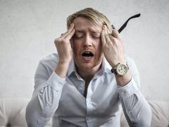 Migraines and Winter : हिवाळ्यात मायग्रेनच्या वेदनांपासून असे रहा सुरक्षित!