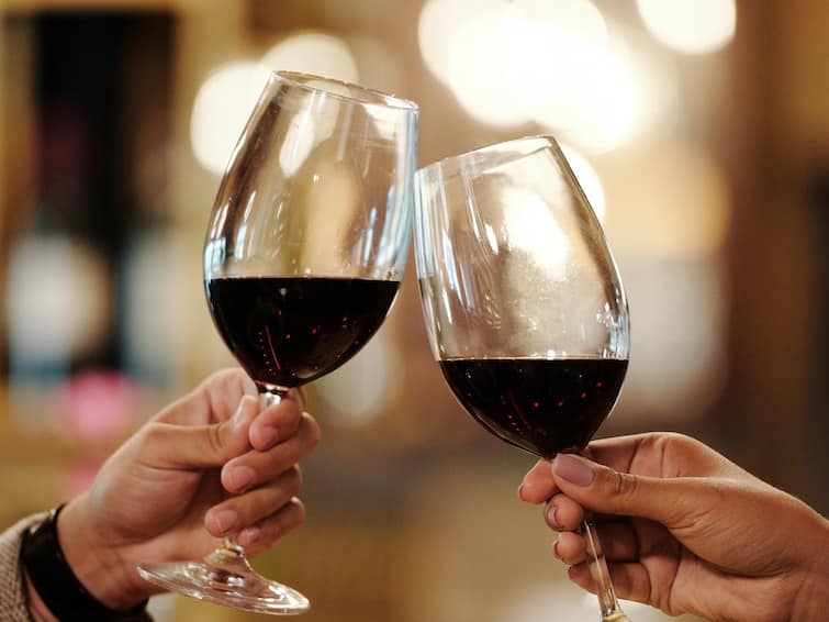Red wine : Is drinking red wine really good for health?  These are the myths behind it